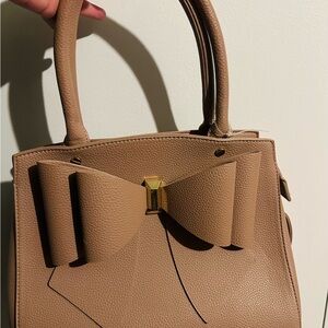 Elegant Tan Bow Accent Handbag